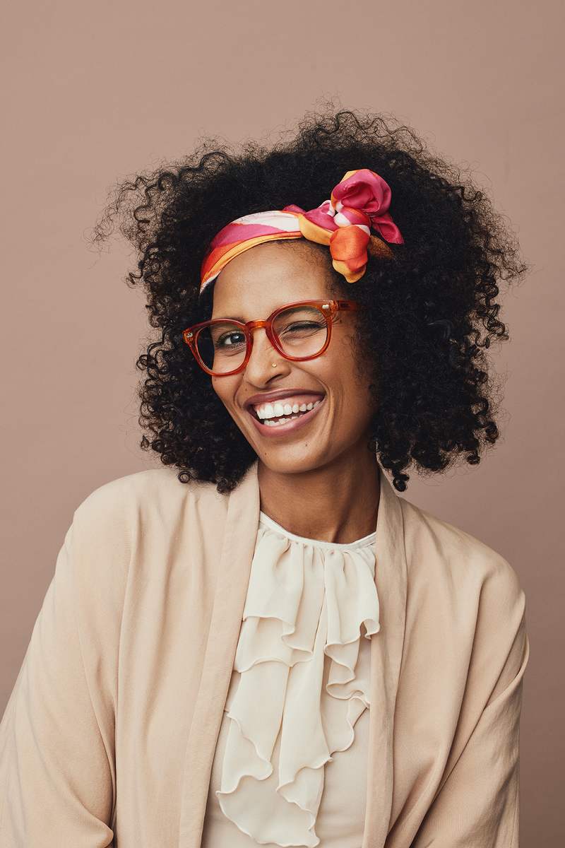 Kollektion Unique Inspiration Frau mit Lesebrille