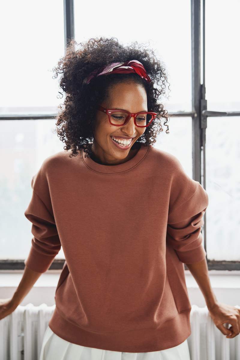 Kollektion Unique Frau mit Lesebrille